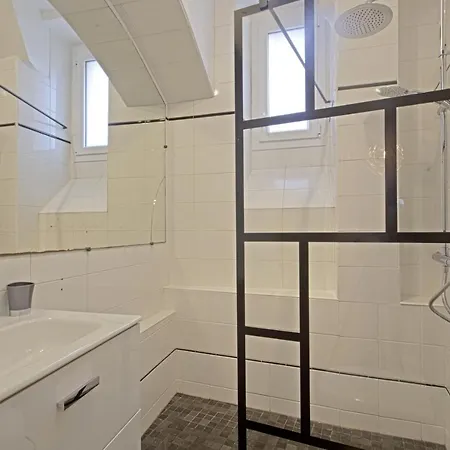 Welkeys - Reine Nathalie Apartment Biarritz